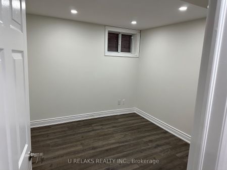 For Lease - 640 Farwell Crescent Unit# Basement, Mississauga, Ontario - Photo 2