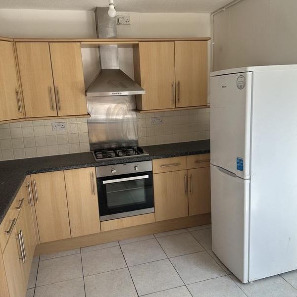 4 bedroom terraced house to rent - Photo 1