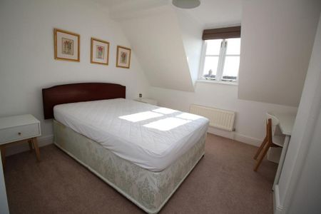4 bedroom terraced house to rent - Photo 5