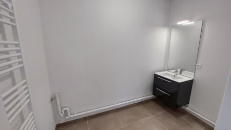 location Appartement T2 DE 48.4m² À SAINT EGREVE - Photo 5