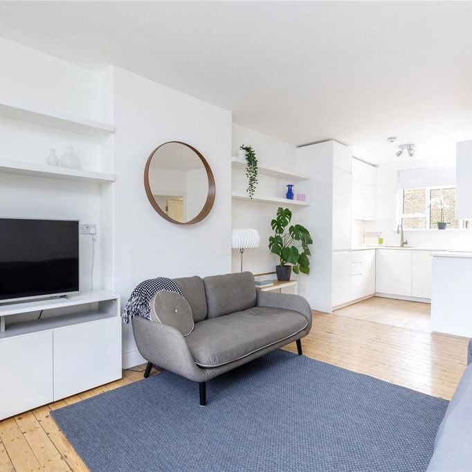 3 bedroom flat to rent - Photo 1