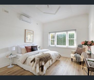 Stylish Art Deco Home in a Prime Northcote Location - Photo 5
