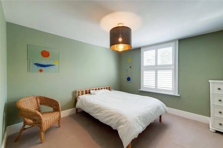 5 bedroom house in London - Photo 4