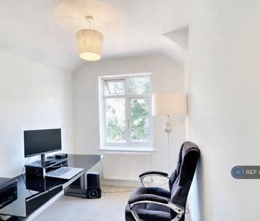 3 bedroom semi-detached house to rent - Photo 6