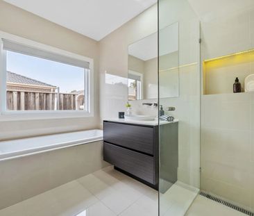Stunning Family Home in Unbeatable Location! - Photo 4