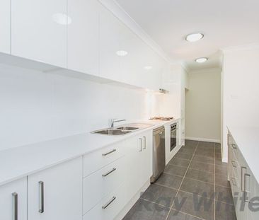 Modern, Contemporary, Low Maintenance - Photo 6