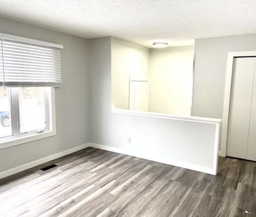 6332 Hewson (Main Level) All Utilities Included! - Photo 3