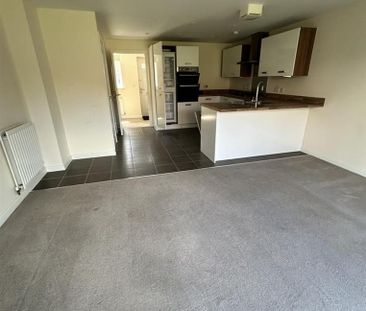 3 bedroom terraced house to rent - Photo 2