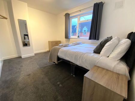 4 bedroom townhouse to rent - Photo 4