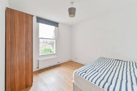 3 bedroom flat to rent - Photo 4