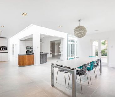 6 bedroom detached house to rent - Photo 5