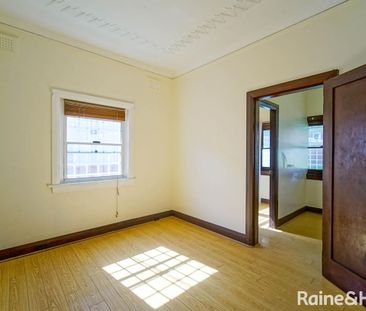 Charming Family Home in Penshurst - Photo 4