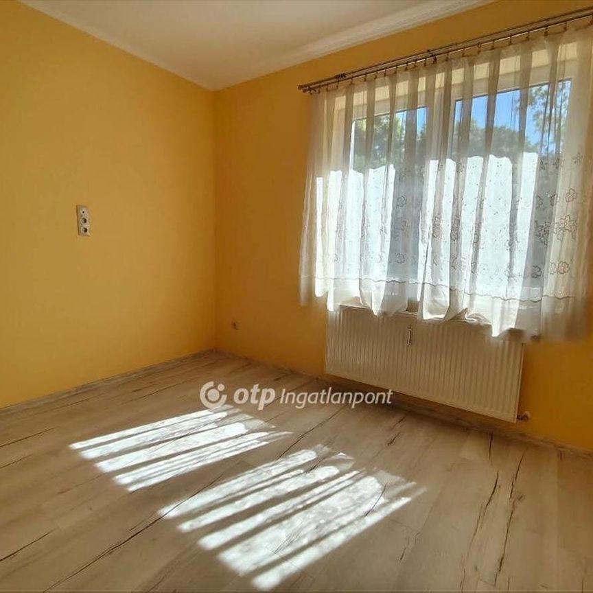 Kiadó jó állapotú lakás - Szekszárd - Fotó 1