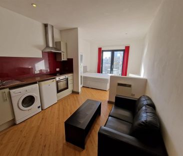 Studio to rent - Photo 1