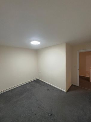 5 bedroom semi-detached house to rent - Photo 1