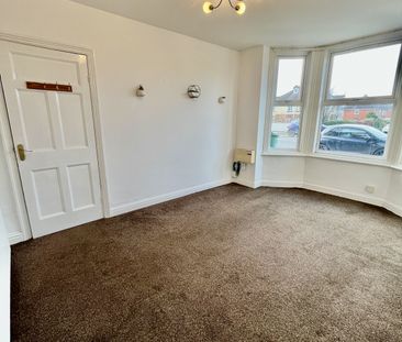 One bedroom ground floor flat - Photo 6