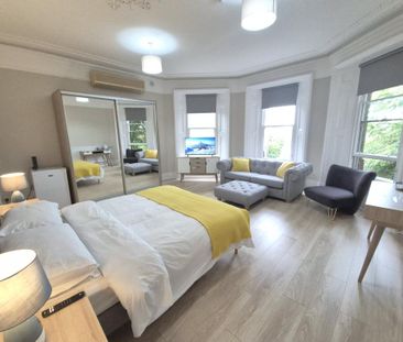 1 bedroom in a flat share to rent - Photo 4