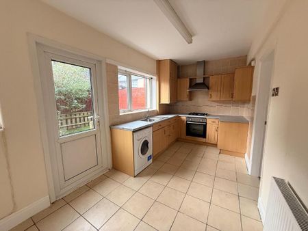 3 bedroom terraced house to rent - Photo 5