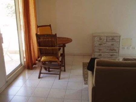Location Appartement 1 pièce 28m² AIX EN PROVENCE 90ème - Photo 2