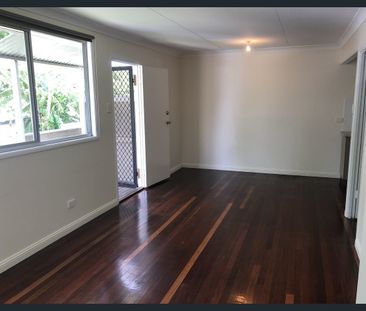 Neat & Tidy 2 Bed Unit in Annerley - Perfect for a Single or a Couple - Photo 5