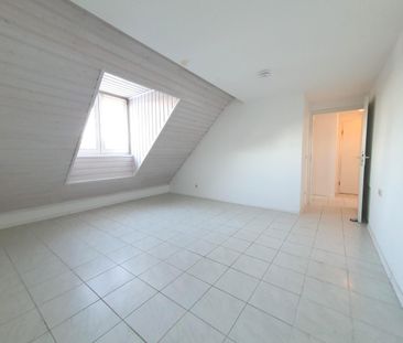 Dachgeschosswohnung mit zwei Balkonen in Stanberg zu vermieten. - Foto 3