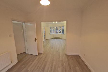 College Green, YEOVIL - Photo 5