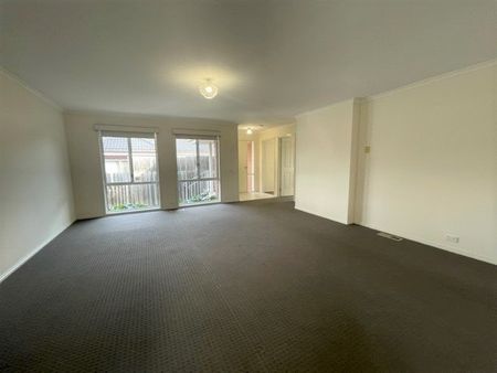 PRIME LOCATION! - Photo 2