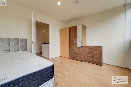 3 bedroom flat to rent - Photo 5
