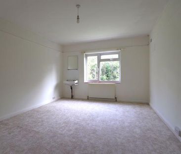 4 bedroom detached house to rent - Photo 4