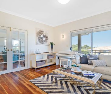 THE perfect family home in Halls Head - Photo 2