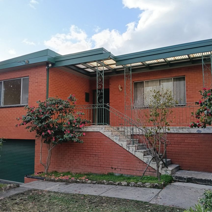 Spacious Four-Bedroom Family Home / Home office in Balwyn High School Zone - Photo 1
