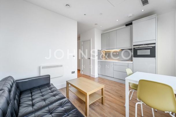 Studio to rent - Photo 1