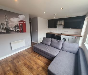 1 Bed - 55 Woodsley Road, Hyde Park, Leeds - LS6 1SB - Student/Professional - Photo 1