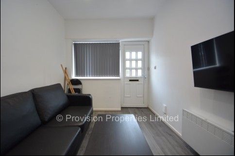 1 Bedroom Flat near Leeds City Centre - Photo 1