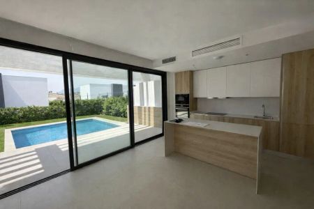 Alquiler de casa o chalet independiente en Vía - Photo 2