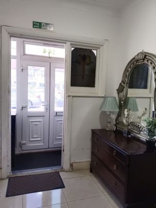 Room in a Shared House, Eastern Avenue, IG4 - Photo 1