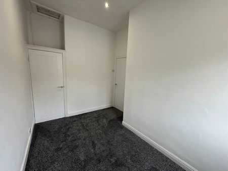 2 Bed Terraced House, Acre Street, M34 - Photo 4