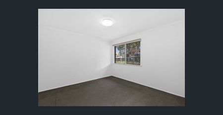 Stylish One-Bedroom Across from the Broadwater - Photo 4