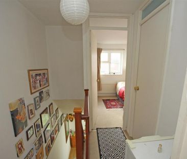 2 bedroom end of terrace house to rent - Photo 5