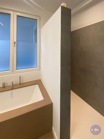 Stijlvol gemeubeld 2-slpk appartement op toplocatie. - Photo 3