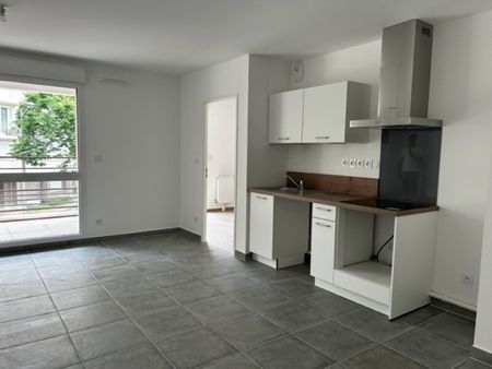 Location Appartement 2 pièces 47m² ORLEANS 45100 - Photo 2