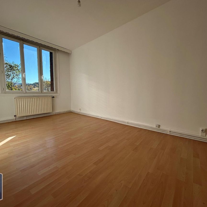 Location Appartement 4 pièces 69m² ST ETIENNE 42000 - Photo 1
