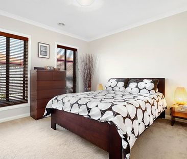2/21 Clydesdale Road, Airport West VIC 3042 - Photo 3