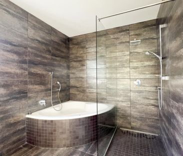 Elegantes Einfamilienhaus in Zeiselmauer mit Garten, Garage und Wellnessbereich - Photo 6