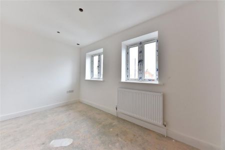 2 bedroom semi-detached house to rent - Photo 2