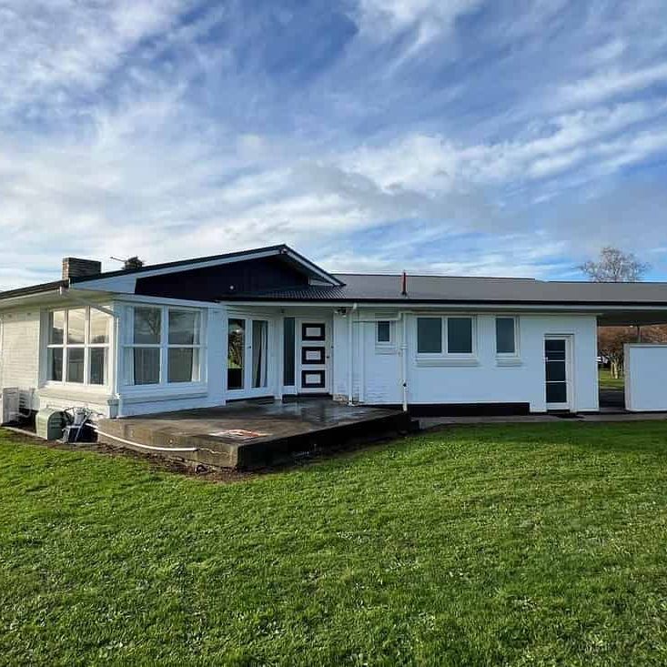 Large rural renovated 4 bedroom in Cambridge - Photo 1