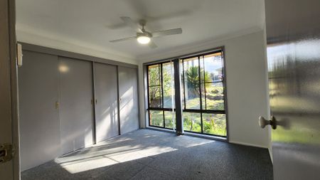 Single Level Home - Photo 4