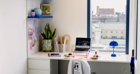 Ultra Studio(Double Bed with Balcony and Lounge) - Photo 3