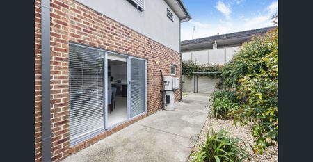 19 Balanada Close, Alfredton, Vic 3350 - Photo 3