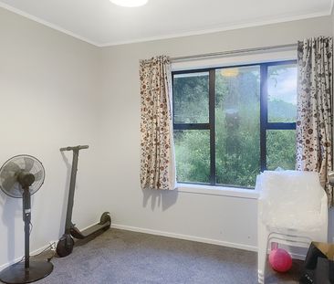 Family Living - Photo 5